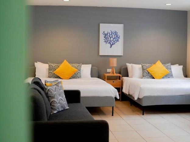 Emerald Manor Hotel オロンガポ エクステリア 写真